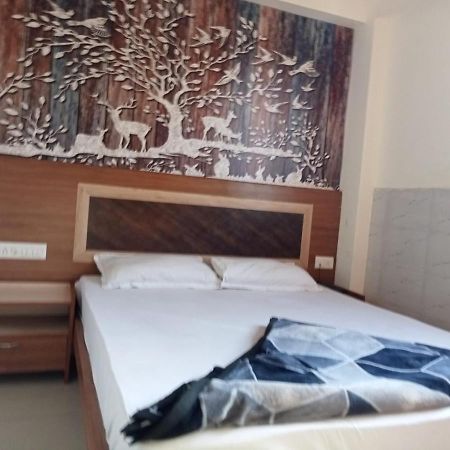 Hotel Shree Krishna Ahmedabad Ngoại thất bức ảnh