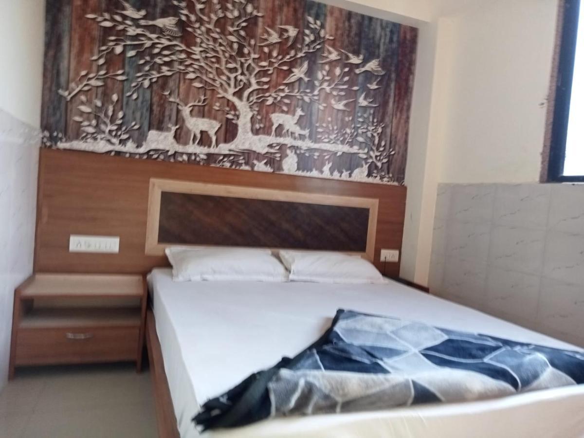 Hotel Shree Krishna Ahmedabad Ngoại thất bức ảnh