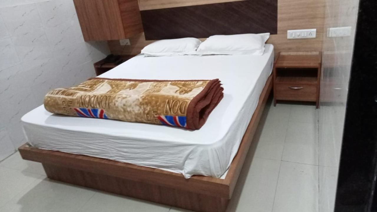 Hotel Shree Krishna Ahmedabad Ngoại thất bức ảnh