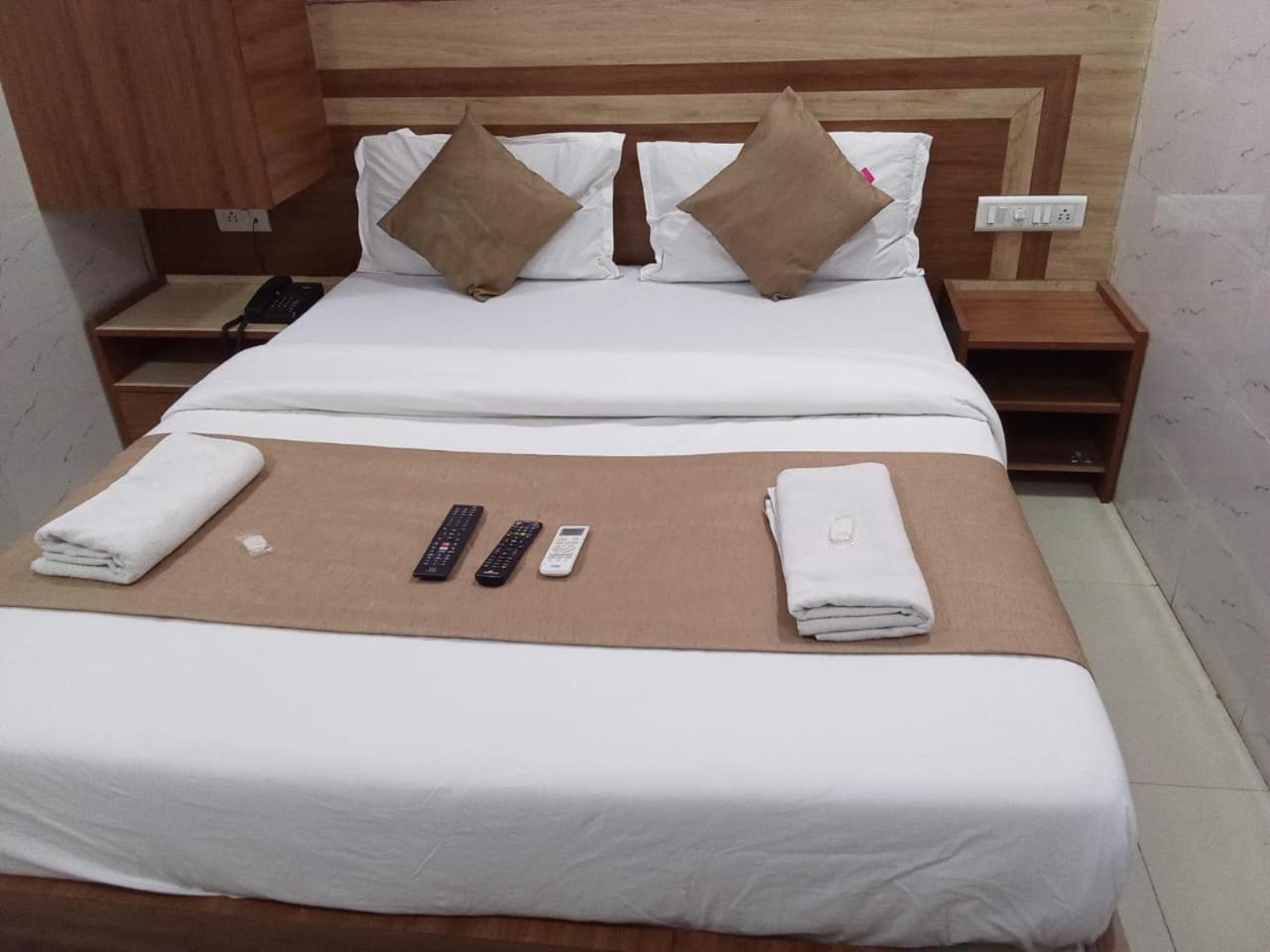 Hotel Shree Krishna Ahmedabad Ngoại thất bức ảnh
